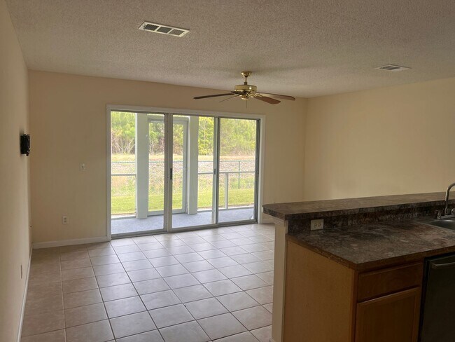 Foto del edificio - 1450 St George LN unit D