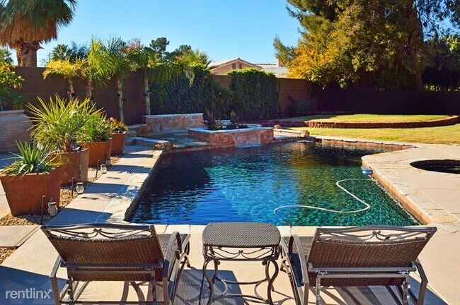 Foto del edificio - 4 br, 3 bath House - 3445 West Maule Ave
