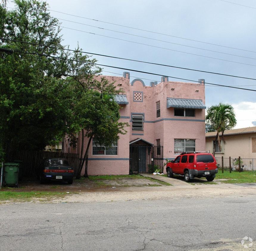 Building Photo - 69 NE 70th St