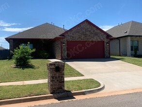 Building Photo - 4409 Hunterfield Ave