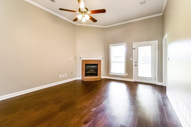 Foto del edificio - 4494 Graystone Dr