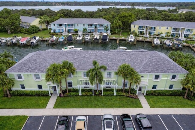 Foto del edificio - 5245 Coquina Key Dr SE