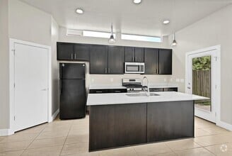 Building Photo - 4411 Hershe St