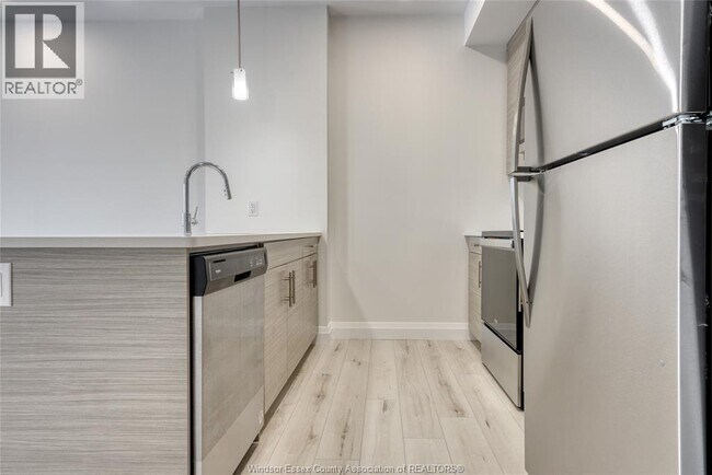 Photo du bâtiment - 4785 Walker Rd