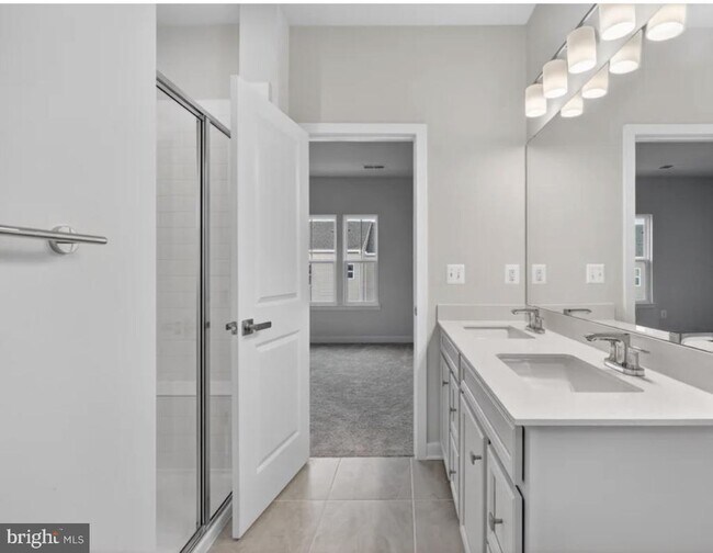 Foto del edificio - 4945 DUNHAVEN Dr