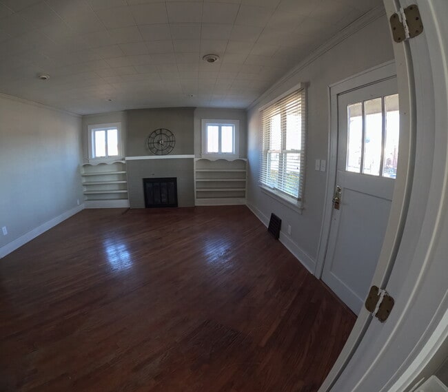 Building Photo - 409 E Booneslick Rd