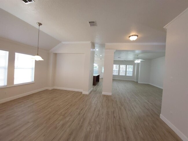 Building Photo - 2506 Kenwood Park Ln