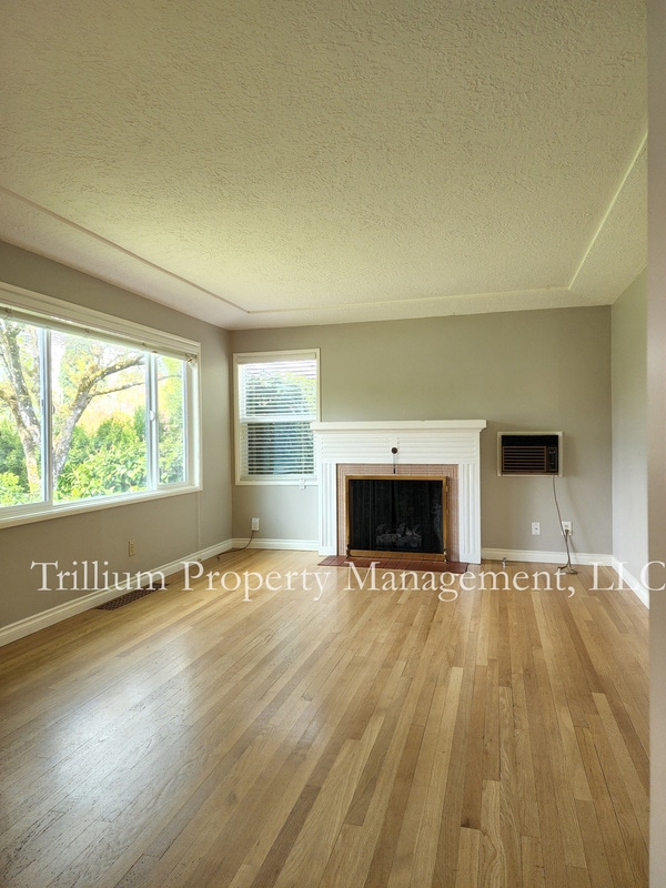 Building Photo - 5114 SE 51st Ave