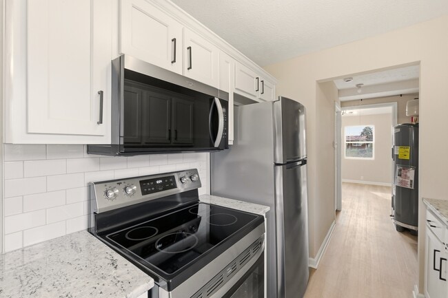 Building Photo - 1785 McDonald Ln