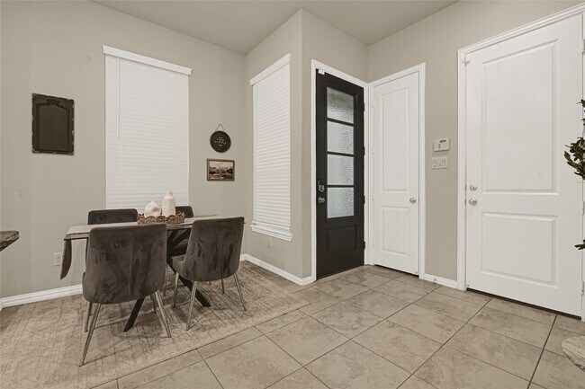 Foto del edificio - 5104 Chapel Heights Dr