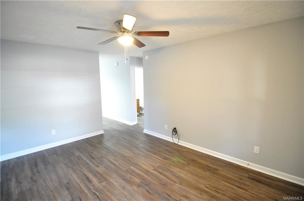 Foto principal - 165 E 6th St