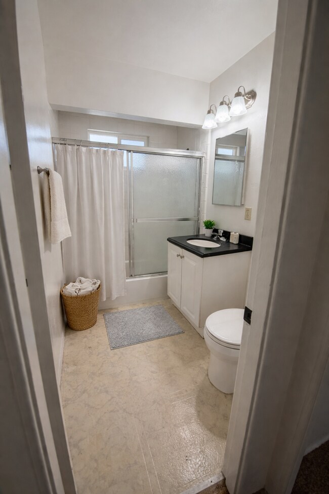 Building Photo - 1311 W 3rd St