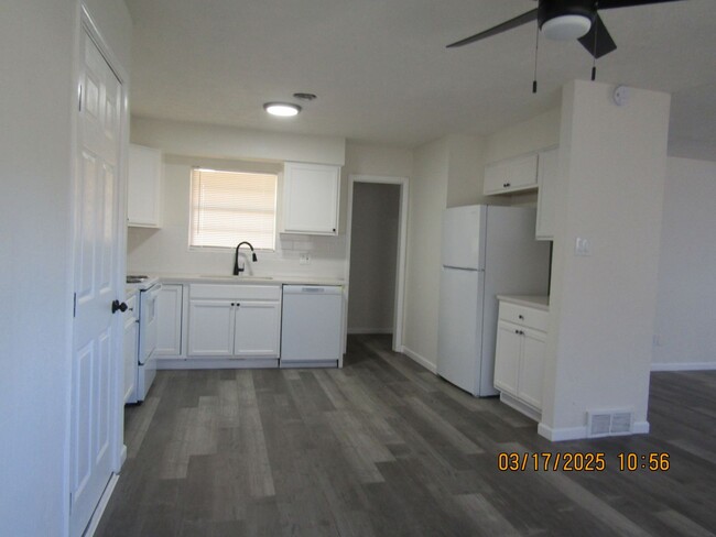 Building Photo - Remodeled three-bedroom home located in th...