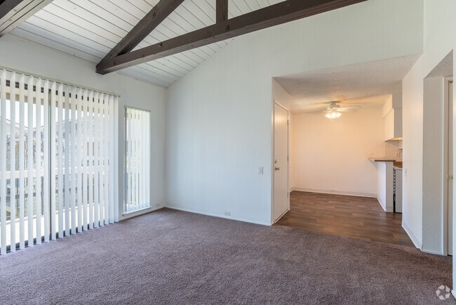 2BR, 1.5BA - 933SF Single Floor - Fair Oaks Heights Apartments