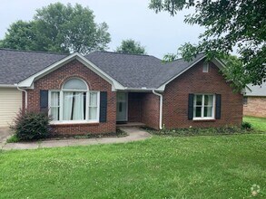Building Photo - 145 Chanel Dr