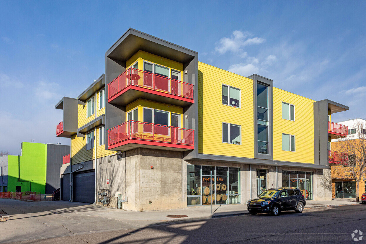 Building Photo - 2025 Ionosphere St