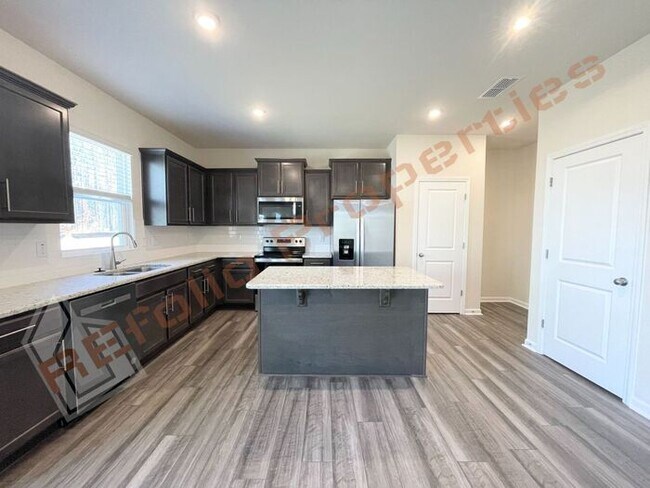 Building Photo - Beautiful Brand New 2 Story 4 Bedroom 2.5 ...