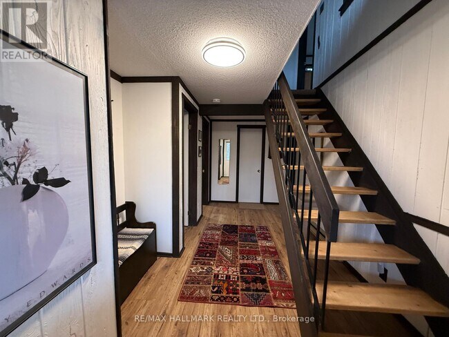 Building Photo - 33 Huronwoods Dr