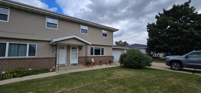 Building Photo - 2177 Country Ln