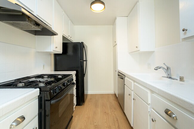 Foto del edificio - 241 N Kenwood St