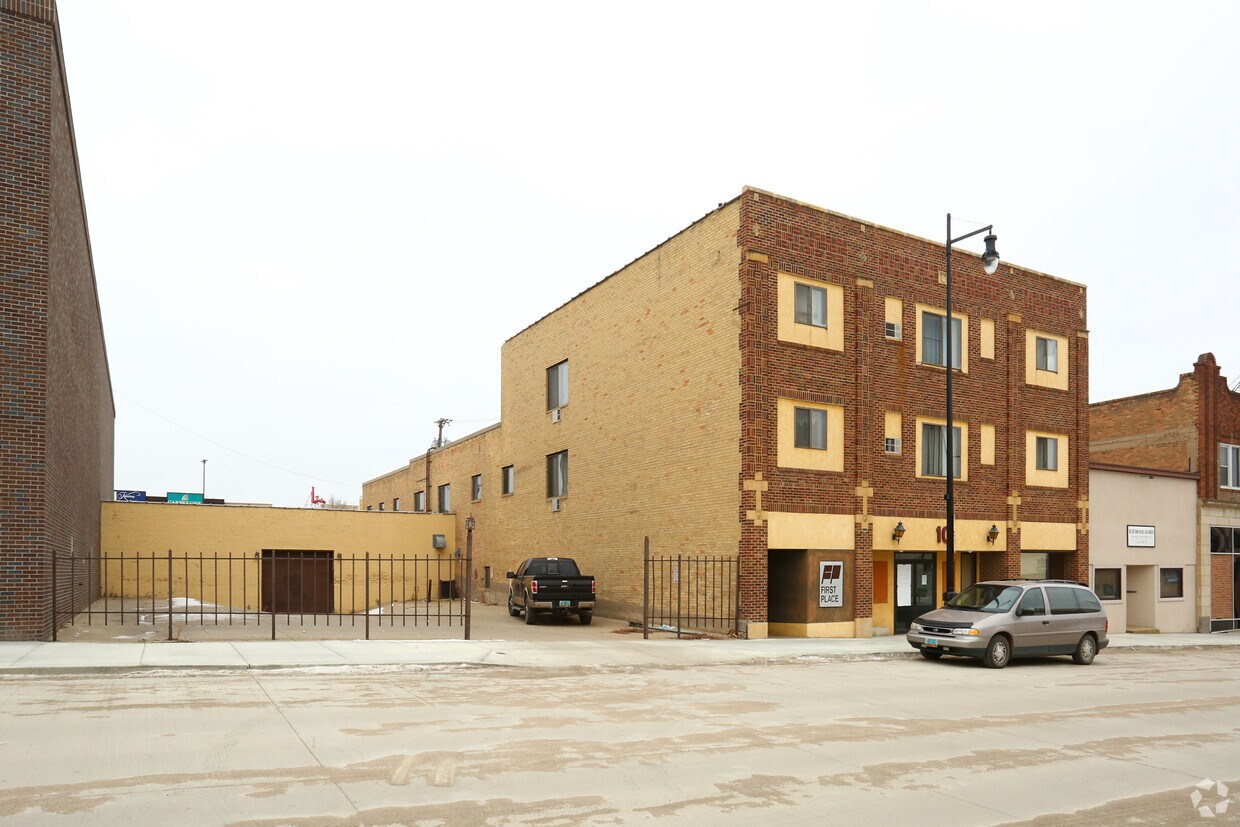 10 1st St SW, Minot, ND 58701 Apartments Minot, ND