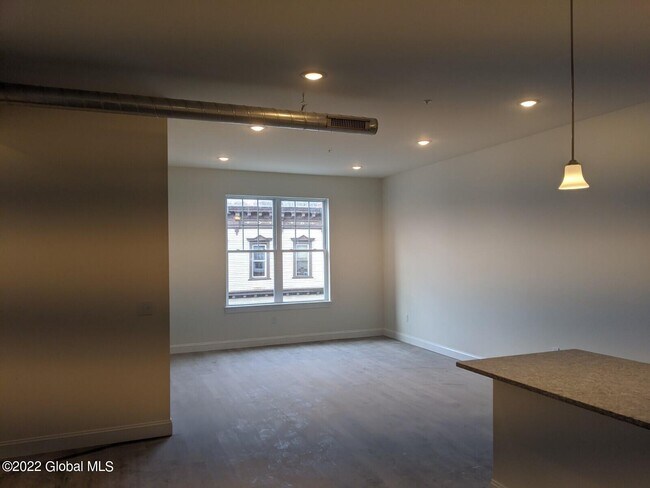 Foto del edificio - 12 White St