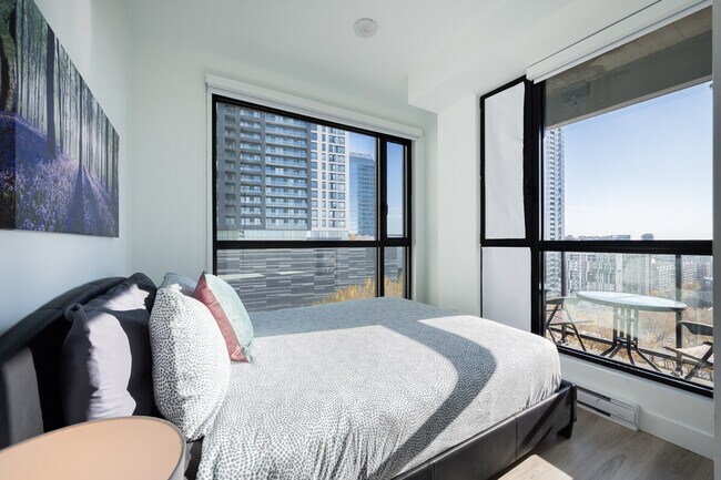 Photo du bâtiment - 1350 Boul. René-Lévesque O