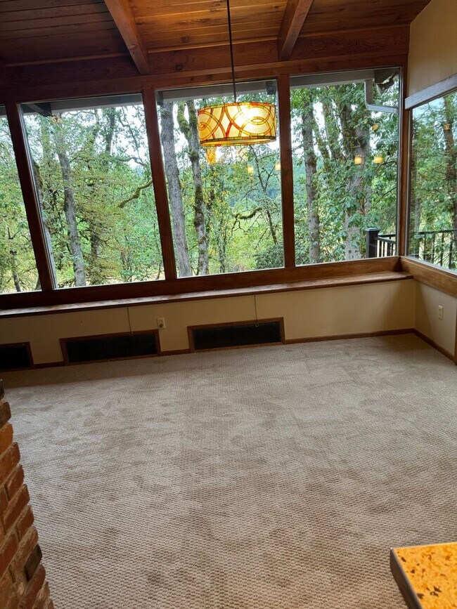 Foto del edificio - ALL UTILITIES INCLUDED! ~ 3 Bedroom 1 Bath