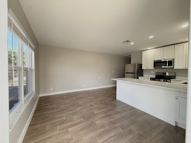 Foto del edificio - 1001 W 9th St