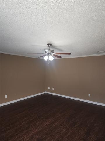 Foto del edificio - 5325 Weddington Ct