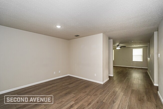 Building Photo - 3832 German Pointer Way