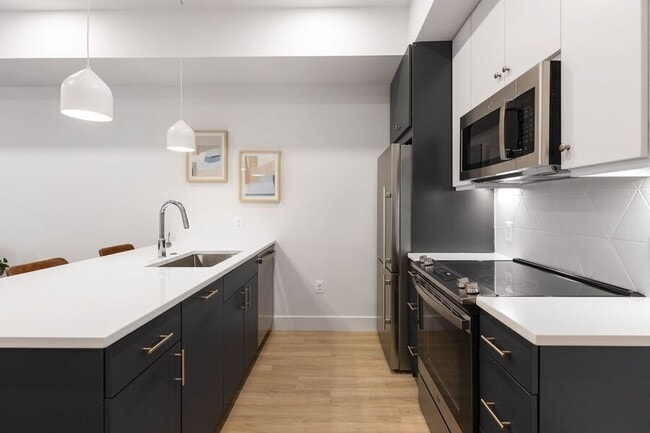 Building Photo - 2310 4th St NE