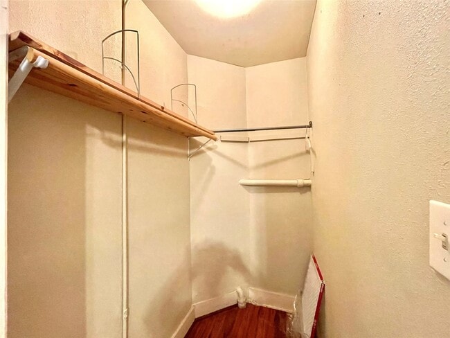 Building Photo - 1427 Church St