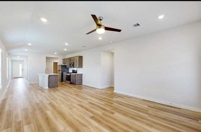 Building Photo - "Charming 3-Bedroom Home in Midtown Reserve, College Station TX!"