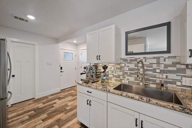Foto del edificio - 712 Ruby Isle Dr