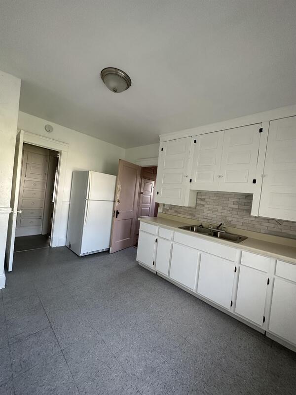 Foto del edificio - 9227 Adams Ave