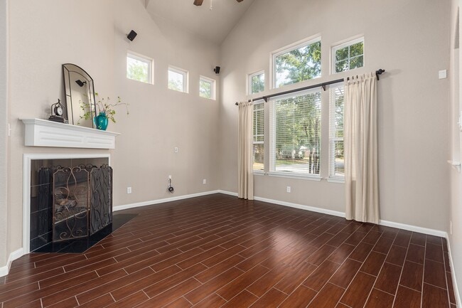 Building Photo - 17255 Mitchell Pass Ln