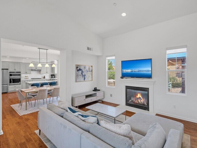 Building Photo - 1392 Trailside Ct