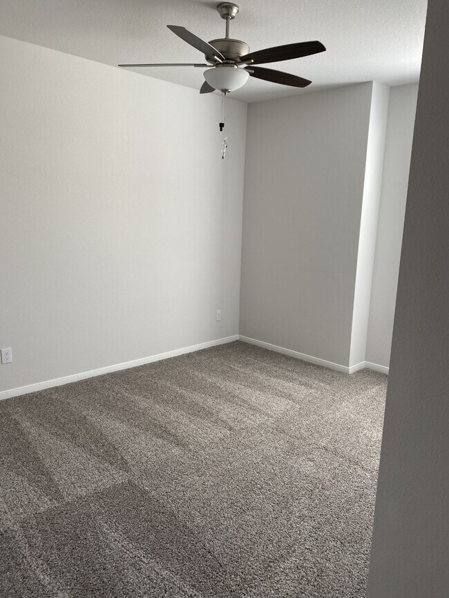 Building Photo - 7445 Shady Meadows Ln