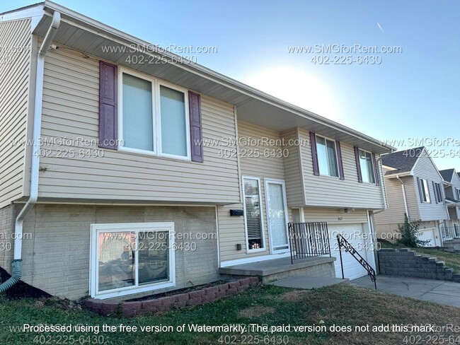 Building Photo - 2627 Z St