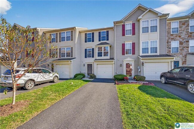 Foto del edificio - 4596 Jasmine Dr