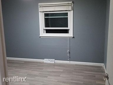 Building Photo - 3 br, 1 bath House - 6538 Wellington Dr