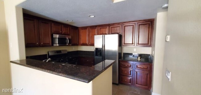 Building Photo - 1 br, 1 bath Condo - 3969 Nobel Dr 273 Uni...
