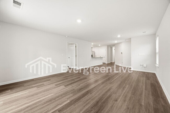 Foto del edificio - Available Now!