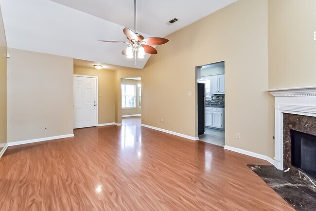 Foto del edificio - 1653 Dexter Ln