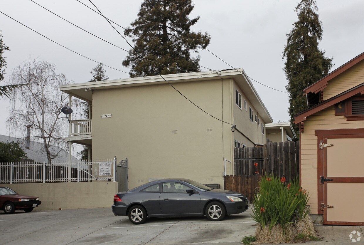 Foto principal - 1740 E 23rd St