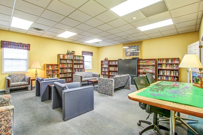 Foto del edificio - Bell Tower (55 Plus Community)