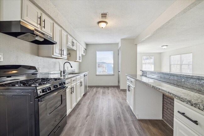 Foto del edificio - 6714 Goforth St