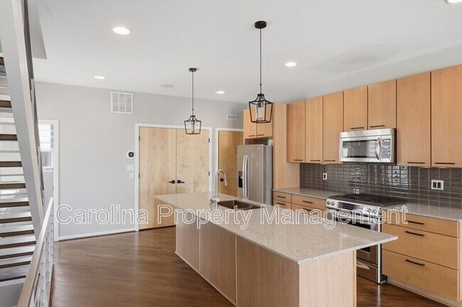 Foto del edificio - 919 Westbrook Dr