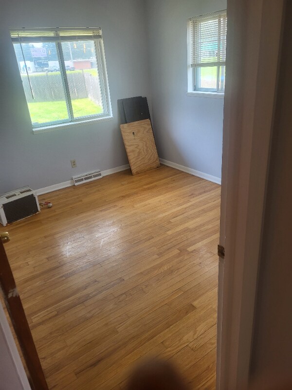 Building Photo - 710 Rhoadesdale Ct